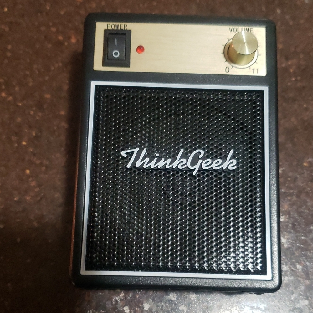 ThinkGeek TGA911-03 Mini Music Amplifier for Rock Guitar Shirt.